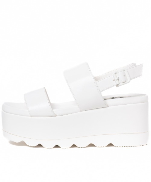 R&E（アールアンドイー）の「【R&E】厚底シャークソールWストラップサンダル（サンダル・レディース・ホワイト/ブラック・S/M/L）」の11枚目の写真