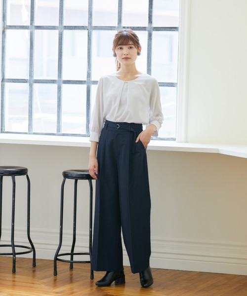 Rewde（ルゥデ）の「胸元ﾊﾞｰ付袖ｼﾌｫﾝﾌﾞﾗｳｽ（0R13-8200313）（シャツ/ブラウス）」 - WEAR