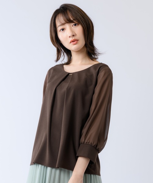Rewde（ルゥデ）の「胸元ﾊﾞｰ付袖ｼﾌｫﾝﾌﾞﾗｳｽ（0R13-8200313）（シャツ/ブラウス）」 - WEAR