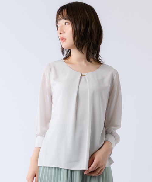 Rewde（ルゥデ）の「胸元ﾊﾞｰ付袖ｼﾌｫﾝﾌﾞﾗｳｽ（0R13-8200313）（シャツ/ブラウス）」 - WEAR