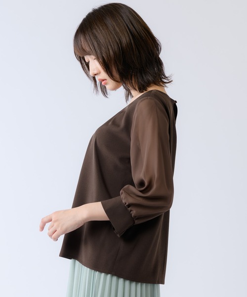Rewde（ルゥデ）の「胸元ﾊﾞｰ付袖ｼﾌｫﾝﾌﾞﾗｳｽ（0R13-8200313）（シャツ/ブラウス）」 - WEAR