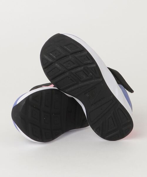 NIKE（ナイキ）の「NIKE/ナイキ ウェアオールデイ  軽量 ゴムひもCJ3818 009（スニーカー・キッズ・ブラック×パープル・13.0cm/16.0cm/15.0cm/14.0cm）」の3枚目の写真