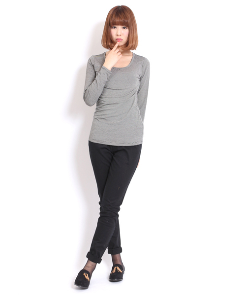 GIORDANO（ジョルダーノ）の「[GIORDANO]G-WARMER クルーネックロングスリーブＴシャツ（Tシャツ/カットソー・レディース・ホワイト/レッド/ブラック/ブラック系その他/グレー系その他・MEDIUM/LARGE/SMALL）」の14枚目の写真