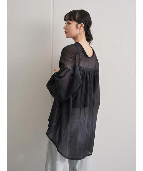 earth music&ecology(アースミュージックアンドエコロジー)の「【WEB限定】Vネックギャザーブラウス *(シャツ/ブラウス・レディース・ブラック/オフホワイト/ミント/ライトベージュ・FREE)」の11枚目の写真