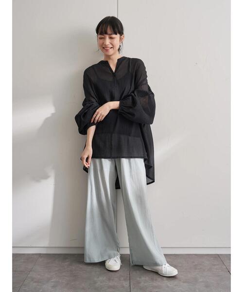 earth music&ecology(アースミュージックアンドエコロジー)の「【WEB限定】Vネックギャザーブラウス *(シャツ/ブラウス・レディース・ブラック/オフホワイト/ミント/ライトベージュ・FREE)」の19枚目の写真