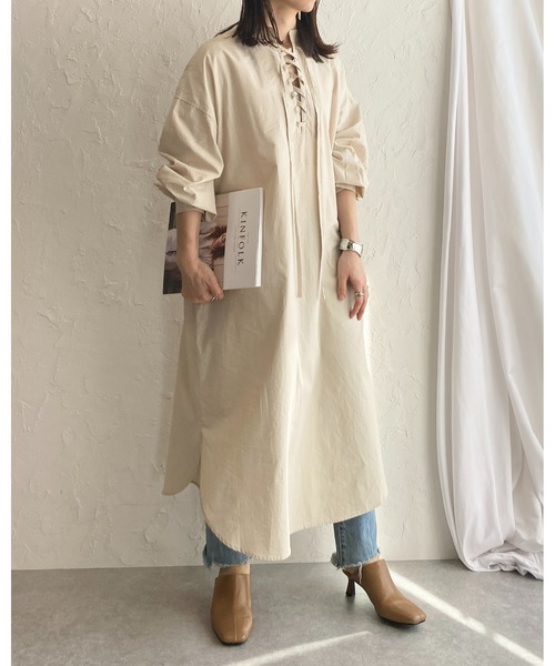 She's Closet（シーズクローゼット）の「スタンドカラー編み上げレースアップ長袖ロングシャツワンピース【低身長向け/高身長向けサイズ有】（シャツワンピース・レディース・ホワイト/ベージュ/ラベンダー/ブラック・FREE/SHORT/TALL）」の18枚目の写真