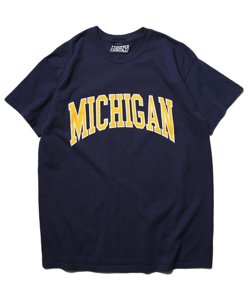 FREAK'S STORE（フリークスストア）の「WEB限定 FUGAZY/ファーガジー 別注 MICHIGAN カレッジプリントTシャツ（Tシャツ/カットソー・メンズ・ホワイト/ブラック/オリーブ/ネイビー・SMALL/LARGE/MEDIUM/X-LARGE）」の4枚目の写真