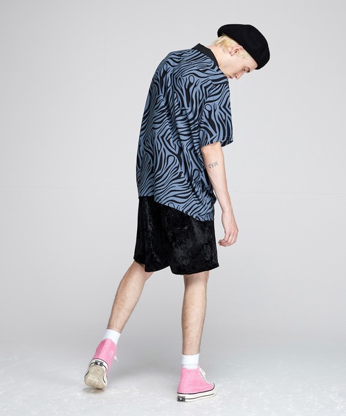 NOISE MAKER（ノイズメーカー）の「ゼブラ柄ルーズオープンカラーシャツ（シャツ/ブラウス・メンズ・ホワイト/ブルー・X-LARGE/MEDIUM/LARGE）」の4枚目の写真