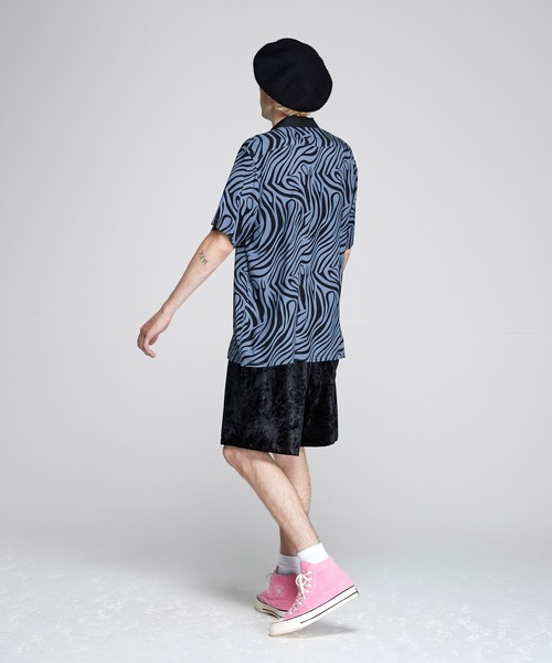 NOISE MAKER（ノイズメーカー）の「ゼブラ柄ルーズオープンカラーシャツ（シャツ/ブラウス・メンズ・ホワイト/ブルー・X-LARGE/MEDIUM/LARGE）」の11枚目の写真