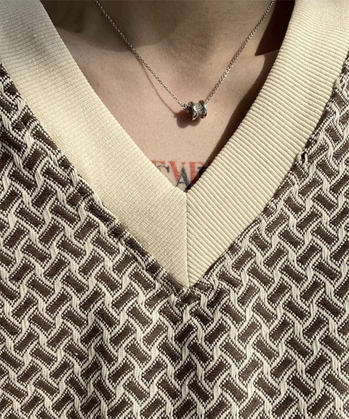 WESTBOY（ウエストボーイ）の「【WB ORIGINALS】V-neck Knit T-shirt in Original Jacquard WO21S306TP（ニット/セーター・メンズ・ブラック/ブラウン・M/L/XL）」の4枚目の写真