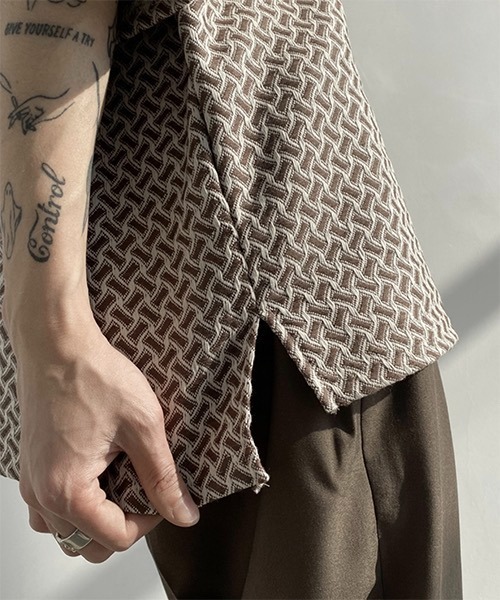 WESTBOY（ウエストボーイ）の「【WB ORIGINALS】V-neck Knit T-shirt in Original Jacquard WO21S306TP（ニット/セーター・メンズ・ブラック/ブラウン・M/L/XL）」の5枚目の写真