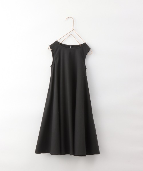 LOWRYS FARM（ローリーズファーム）の「Aラインカラーノースリーブワンピース　947643（ワンピース・キッズ・ブラック/グリーン/パープル/オレンジ・110cm/120cm/130cm）」の2枚目の写真