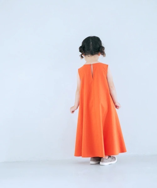 LOWRYS FARM（ローリーズファーム）の「Aラインカラーノースリーブワンピース　947643（ワンピース・キッズ・ブラック/グリーン/パープル/オレンジ・110cm/120cm/130cm）」の7枚目の写真