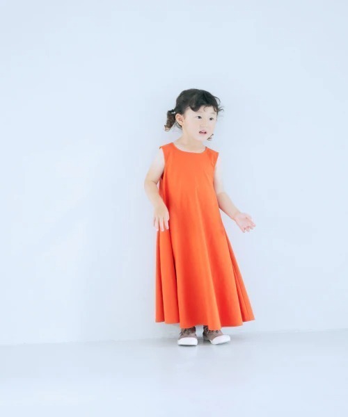 LOWRYS FARM（ローリーズファーム）の「Aラインカラーノースリーブワンピース　947643（ワンピース・キッズ・ブラック/グリーン/パープル/オレンジ・110cm/120cm/130cm）」の6枚目の写真