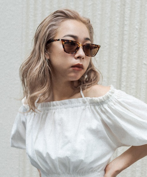 RASVOA(ラスボア)の「フォックススクエアサングラス(サングラス・レディース・ブラック/ブラウン/オフホワイト/ブルー・FREE)」の16枚目の写真