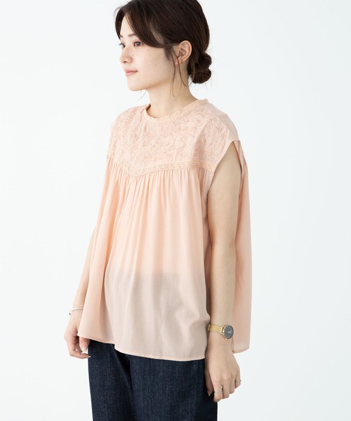 Sugar spoon（シュガースプーン）の「・SUGAR SPOON ヨーク刺繍ブラウス＊（シャツ/ブラウス・レディース・ピンク/ブルー/ブラック/オフホワイト・FREE）」の4枚目の写真