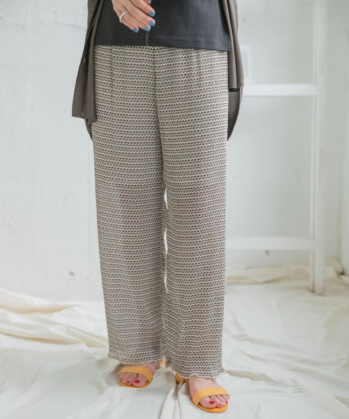 ITEMS URBANRESEARCH（アイテムズ アーバンリサーチ）の「ガライージープリーツパンツ（その他パンツ・レディース・ブラウン/ブラック/アイボリー・FREE）」の2枚目の写真