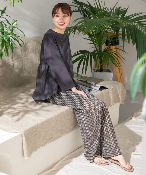 ITEMS URBANRESEARCH（アイテムズ アーバンリサーチ）の「ガライージープリーツパンツ（その他パンツ・レディース・ブラウン/ブラック/アイボリー・FREE）」の13枚目の写真