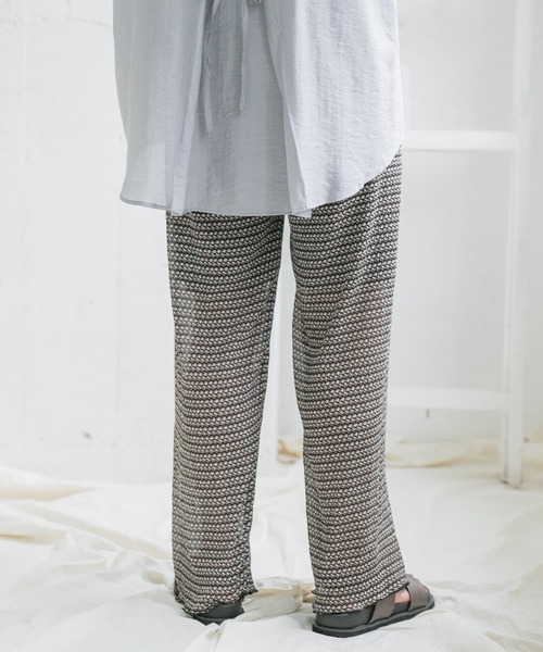 ITEMS URBANRESEARCH（アイテムズ アーバンリサーチ）の「ガライージープリーツパンツ（その他パンツ・レディース・ブラウン/ブラック/アイボリー・FREE）」の17枚目の写真