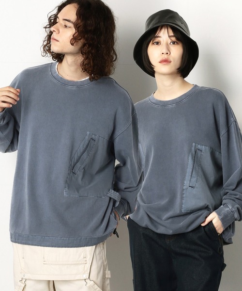 Purple&Yellow（パープルアンドイエロー）の「ピグメントバイオ布帛切替ワイドクルーネックプルオーバー（スウェット・メンズ・ブルー/グレイッシュベージュ・SMALL/MEDIUM/LARGE）」の2枚目の写真