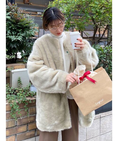 Ungrid（アングリッド）の「フェイクファーコート（その他アウター・レディース・ライトグレー/ブルー・FREE）」の3枚目の写真