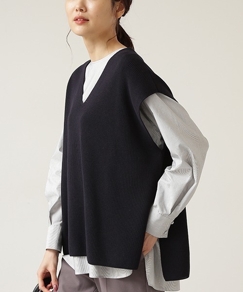 NATURAL BEAUTY BASIC（ナチュラルビューティーベーシック）の「畦フォルムベスト（ベスト・レディース・グリーン/ネイビー/グレイッシュベージュ・MEDIUM）」の3枚目の写真