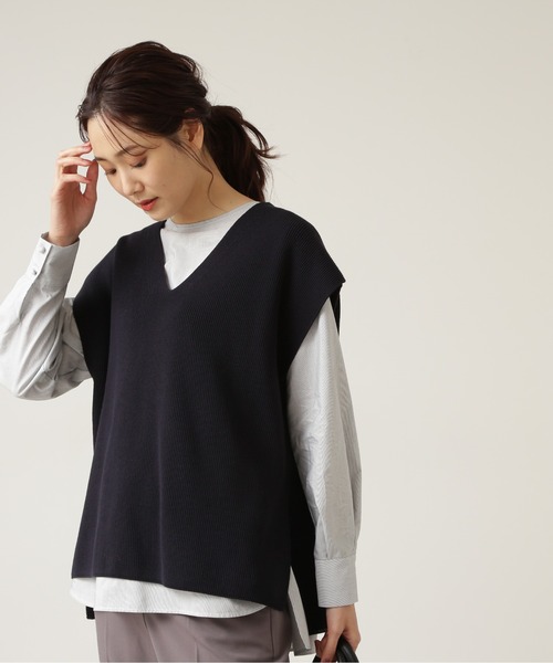 NATURAL BEAUTY BASIC（ナチュラルビューティーベーシック）の「畦フォルムベスト（ベスト・レディース・グリーン/ネイビー/グレイッシュベージュ・MEDIUM）」の5枚目の写真