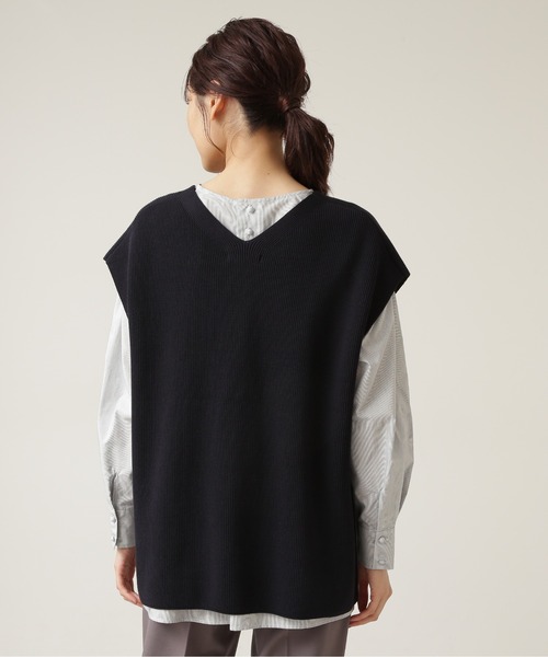 NATURAL BEAUTY BASIC（ナチュラルビューティーベーシック）の「畦フォルムベスト（ベスト・レディース・グリーン/ネイビー/グレイッシュベージュ・MEDIUM）」の7枚目の写真