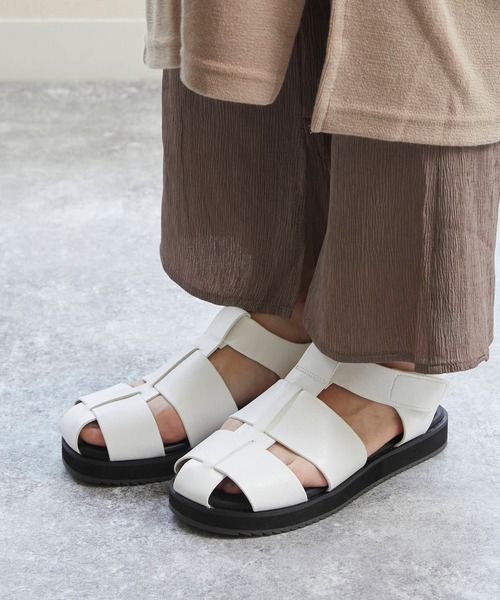 menue(メヌエ)の「グルカサンダル(サンダル・レディース・ホワイト/ブラック・S/3L/M/L/LL/XS)」の8枚目の写真