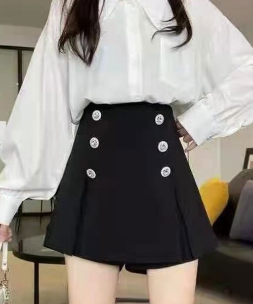 Twinkle;pm(トゥインクルピーエム)の「クリスタル釦スカート風ショートパンツ(その他パンツ・レディース・ブラック/ホワイト・MEDIUM/SMALL)」の2枚目の写真