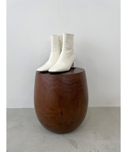 lawgy(ラウジー)の「soft square chunky heel boots(ブーツ・レディース・ブラック/ベージュ/ブラウン/アイボリー・S/M/L)」の15枚目の写真