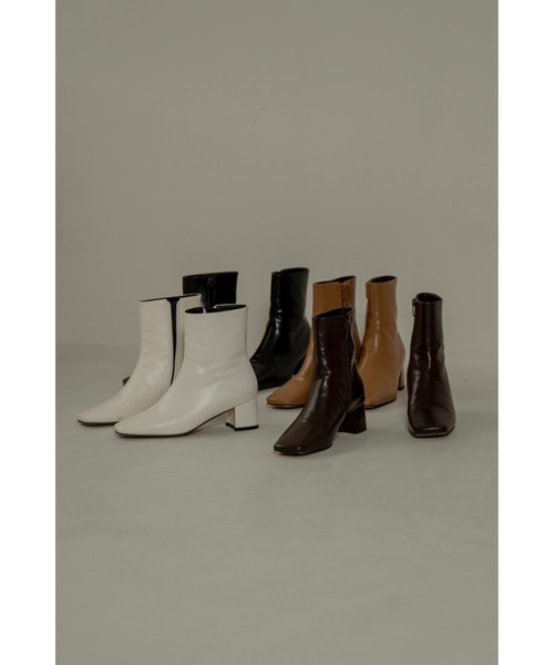 lawgy(ラウジー)の「soft square chunky heel boots(ブーツ・レディース・ブラック/ベージュ/ブラウン/アイボリー・S/M/L)」の5枚目の写真