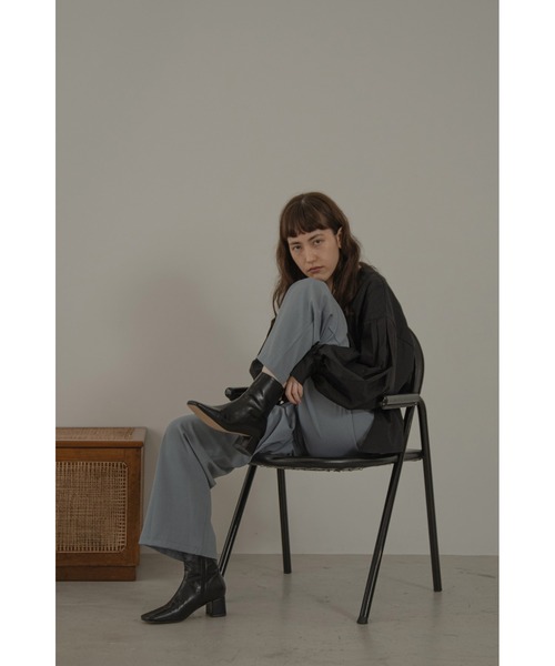 lawgy(ラウジー)の「soft square chunky heel boots(ブーツ・レディース・ブラック/ベージュ/ブラウン/アイボリー・S/M/L)」の8枚目の写真