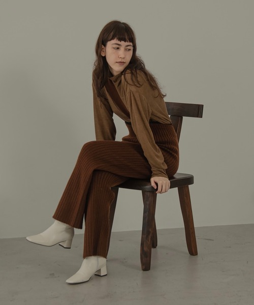 lawgy(ラウジー)の「soft square chunky heel boots(ブーツ・レディース・ブラック/ベージュ/ブラウン/アイボリー・S/M/L)」の6枚目の写真
