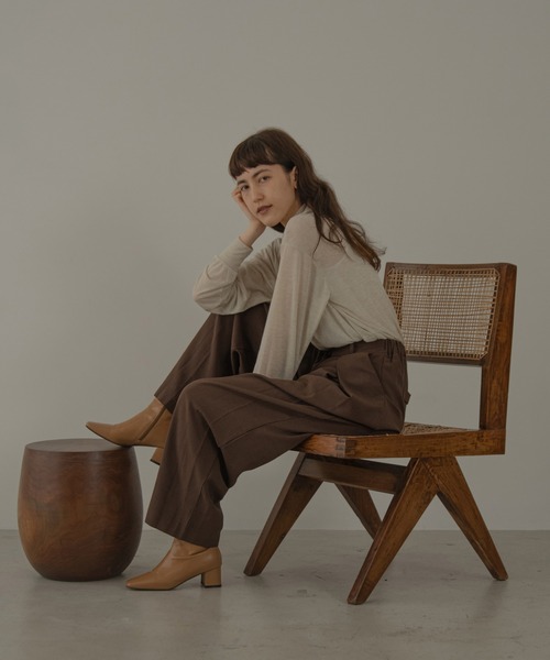 lawgy(ラウジー)の「soft square chunky heel boots(ブーツ・レディース・ブラック/ベージュ/ブラウン/アイボリー・S/M/L)」の11枚目の写真