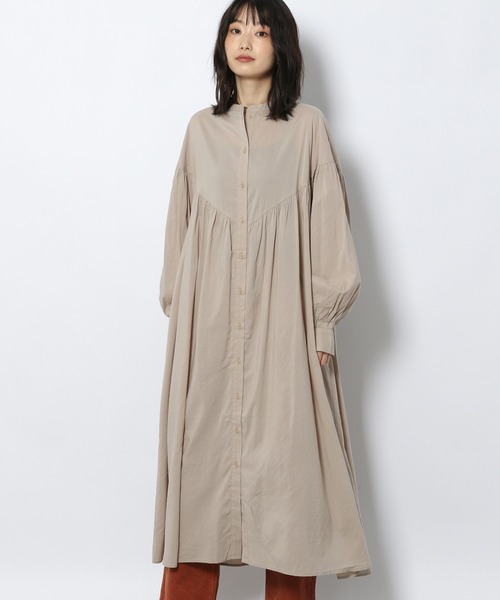 LAKOLE（ラコレ）の「シェブロンヨークギャザーワンピース / 219694（シャツワンピース・レディース・カーキ/オフホワイト/サンドグレー・SMALL/MEDIUM）」の12枚目の写真