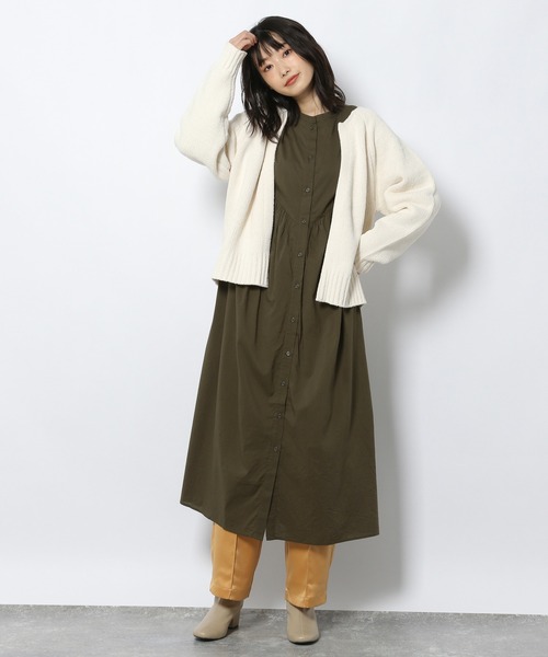 LAKOLE（ラコレ）の「シェブロンヨークギャザーワンピース / 219694（シャツワンピース・レディース・カーキ/オフホワイト/サンドグレー・SMALL/MEDIUM）」の16枚目の写真