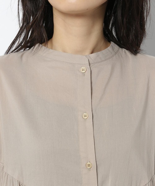 LAKOLE（ラコレ）の「シェブロンヨークギャザーワンピース / 219694（シャツワンピース・レディース・カーキ/オフホワイト/サンドグレー・SMALL/MEDIUM）」の11枚目の写真