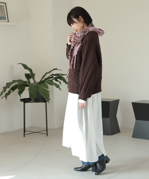 LAKOLE（ラコレ）の「シェブロンヨークギャザーワンピース / 219694（シャツワンピース・レディース・カーキ/オフホワイト/サンドグレー・SMALL/MEDIUM）」の7枚目の写真