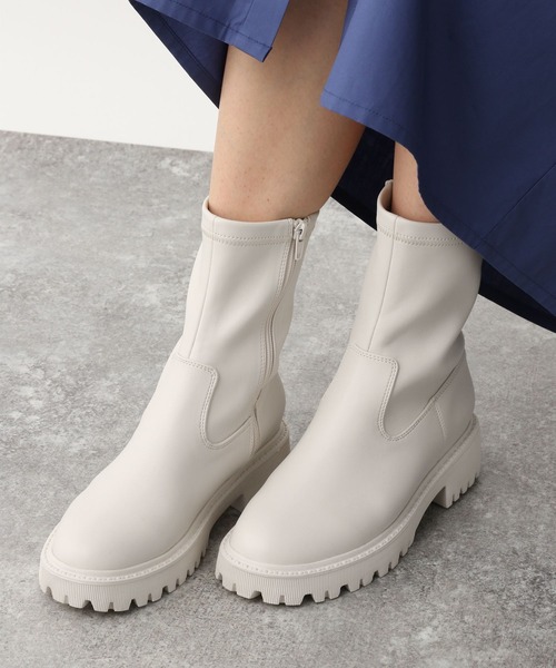 A part by（アパートバイ）の「トラックソールブーツ 265106（ブーツ・レディース・ブラック/オフホワイト・MEDIUM/LARGE）」の4枚目の写真