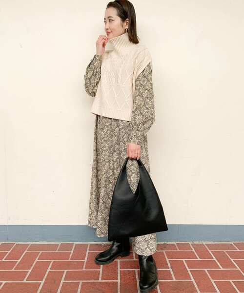 ITEMS URBANRESEARCH(アイテムズ アーバンリサーチ)の「PUトライアングルトート(トートバッグ・レディース・ブラック/グレー系その他・-)」の5枚目の写真