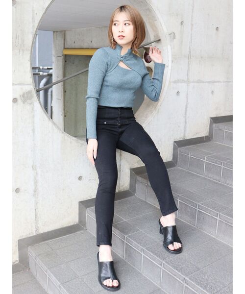 MURUA（ムルーア）の「ハイウエストZIPブラックスキニーパンツ（デニムパンツ・レディース・ブラック・0/2/1）」の9枚目の写真