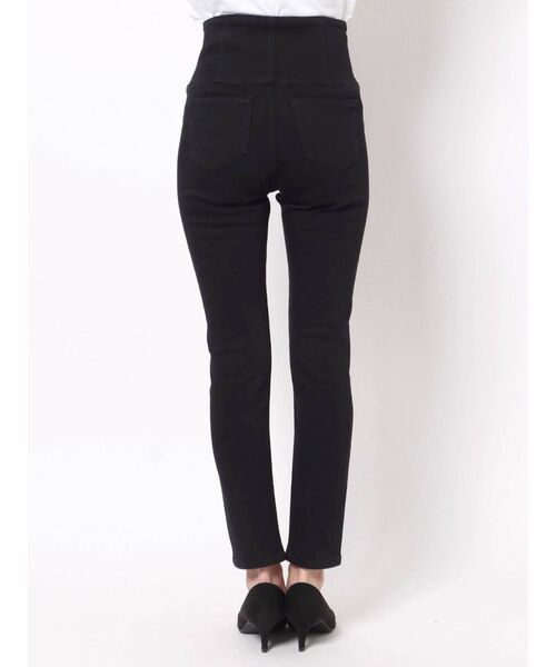 MURUA（ムルーア）の「ハイウエストZIPブラックスキニーパンツ（デニムパンツ・レディース・ブラック・0/2/1）」の7枚目の写真