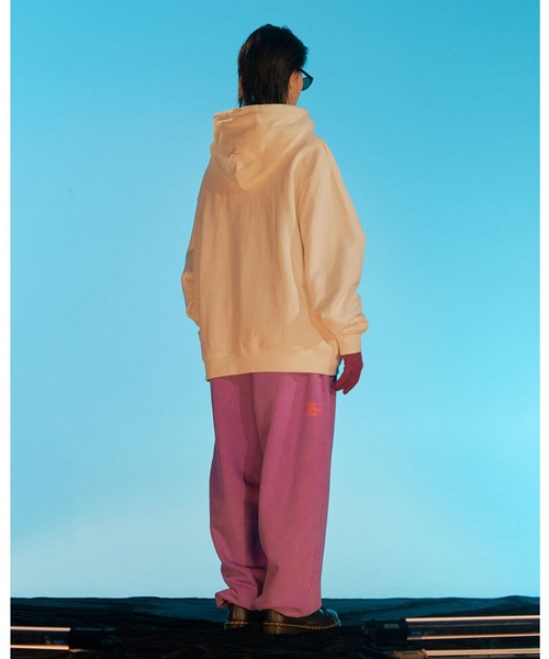 NICE GHOST CLUB(ナイスゴーストクラブ)の「A'GEM/9 × .kom『NICE GHOST CLUB/ナイスゴーストクラブ』GUMMY BEAR&LOGO HOODIE/グミベアデザイン プルオーバーパーカー(パーカー・レディース・ホワイト/ブラック/ライトグレー/グリーン・M/L)」の7枚目の写真