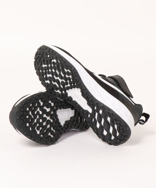 NIKE(ナイキ)の「《NIKE》ナイキ レボリューション 6 NN PSV(スニーカー・キッズ・ブラック×ホワイト/ロイヤルブルー/ブルー系その他/グレー系その他/ピンク/ネイビー系/ピンク系その他/レッド/グレー/ホワイト系その他/ブルー系その他2/ホワイト×レッド・21.0cm/17.0cm/19.0cm/20.0cm/18.0cm/21.5cm/22.0cm/17.5cm/18.5cm/19.5cm/16.5cm/20.5cm)」の14枚目の写真