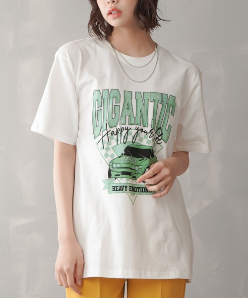SPINNS(スピンズ)の「【ゆったりシルエット】CARプリントデザイン ビッグシルエットTシャツ(Tシャツ/カットソー・レディース・スミクロ/ブラック×パープル/オートミール/ホワイト×グリーン・ONESIZE)」の2枚目の写真