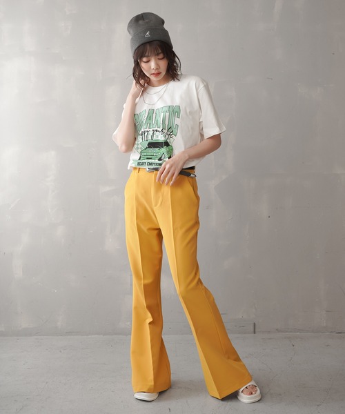 SPINNS(スピンズ)の「【ゆったりシルエット】CARプリントデザイン ビッグシルエットTシャツ(Tシャツ/カットソー・レディース・スミクロ/ブラック×パープル/オートミール/ホワイト×グリーン・ONESIZE)」の10枚目の写真