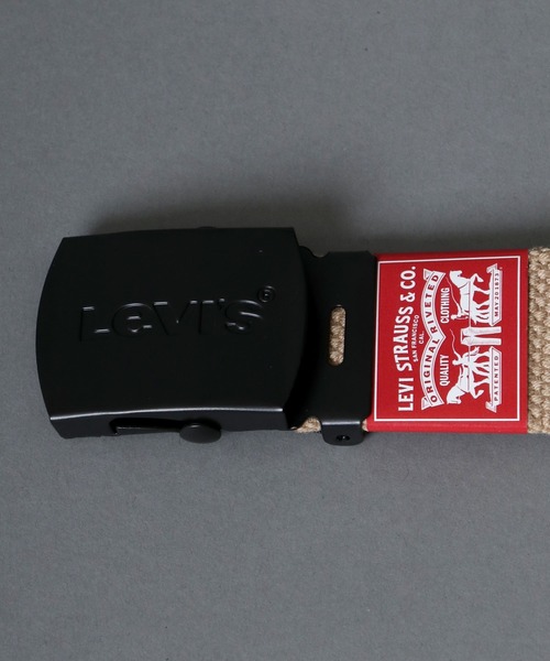 Levi's（リーバイス）の「【Levi's】別注 ブラックバックル GIベルト（ベルト・メンズ・ブラック/ダークグリーン/ベージュ/ネイビー・FREE）」の5枚目の写真