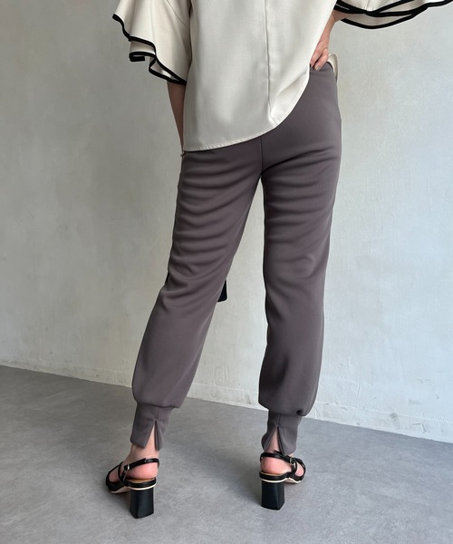 prose verse（プロズヴェール）の「バックスリットジョガーパンツ（その他パンツ・レディース・チャコールグレー/ブラック/オフホワイト・ﾌﾘ-）」の17枚目の写真