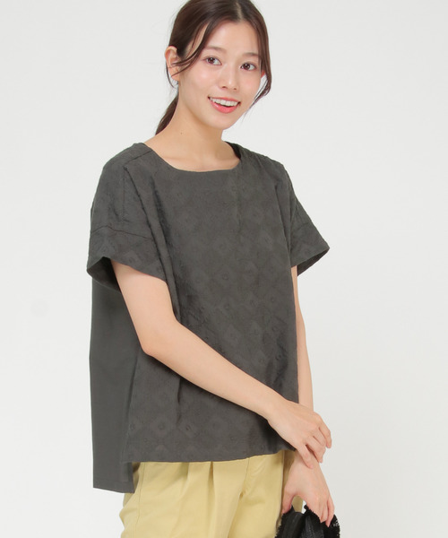 LBC(エルビーシー)の「ダイヤ幾何学刺繍ブラウス(シャツ/ブラウス・レディース・ホワイト/チャコールグレー/ダークグリーン/レッド・M/L)」の3枚目の写真